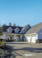 842 Bluffs Drive