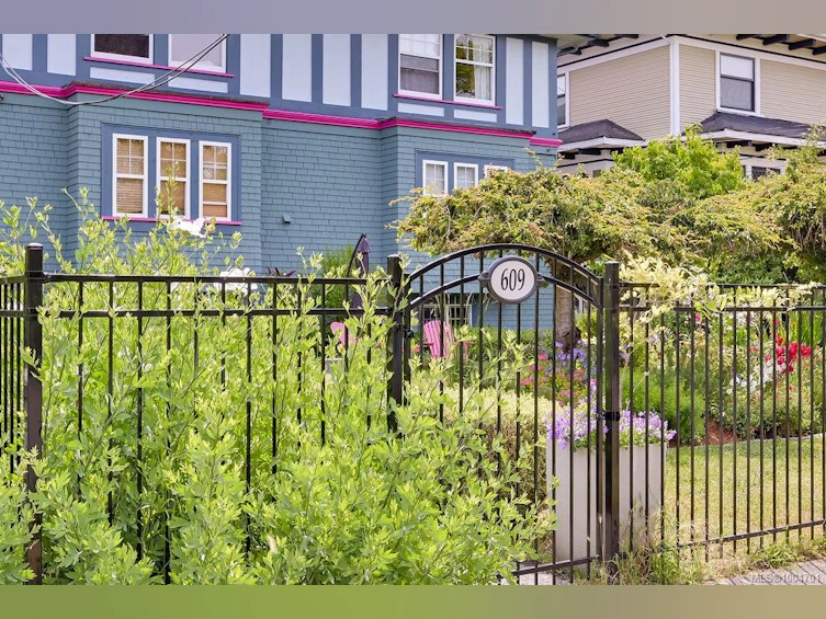 B-609 Su'it Street, Victoria, BC, V8V 4C3 - 2