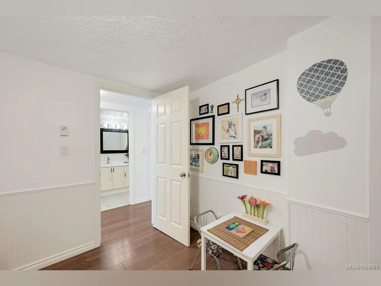 B-609 Su'it Street, Victoria, BC, V8V 4C3 - 31
