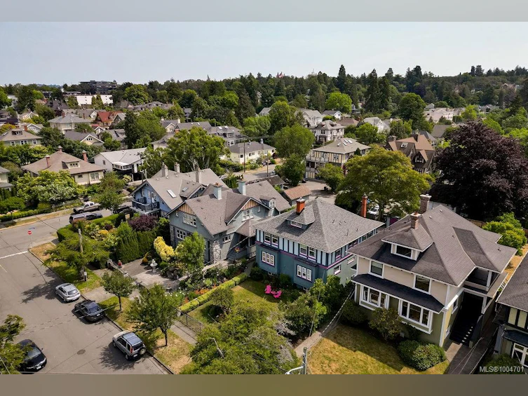 B-609 Su'it Street, Victoria, BC, V8V 4C3 - 60