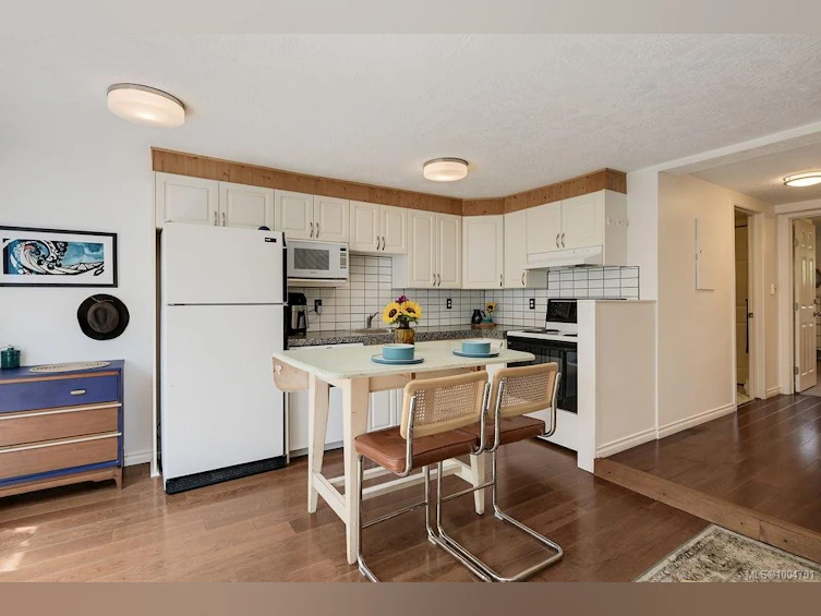 B-609 Su'it Street, Victoria, BC, V8V 4C3 - 15