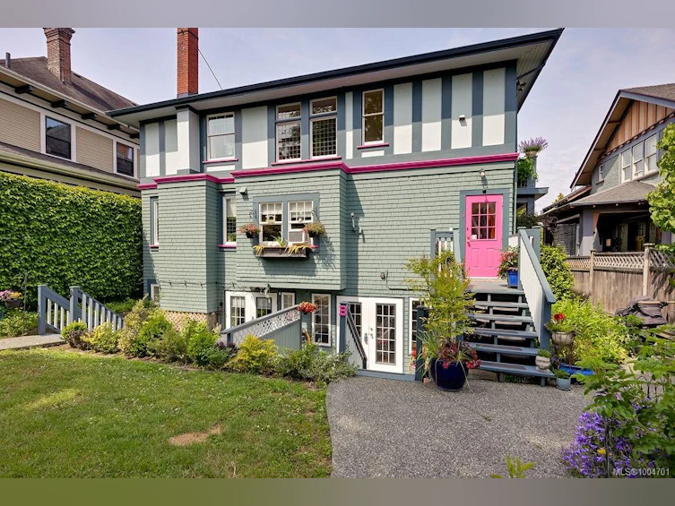 B-609 Su'it Street, Victoria, BC, V8V 4C3 - 3