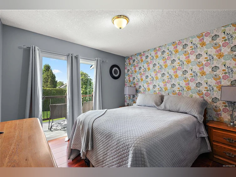 1529 Mt. Douglas Cross Road, Saanich, BC, V8N 1Z9 - 13