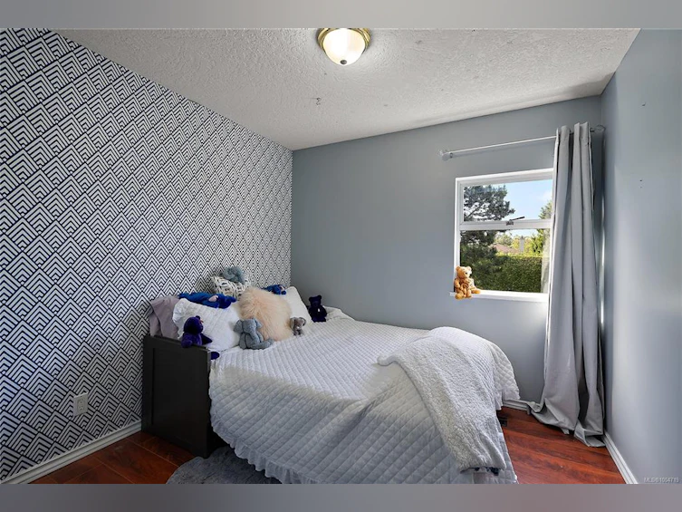 1529 Mt. Douglas Cross Road, Saanich, BC, V8N 1Z9 - 14