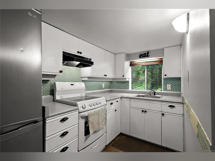 1529 Mt. Douglas Cross Road, Saanich, BC, V8N 1Z9 - 22