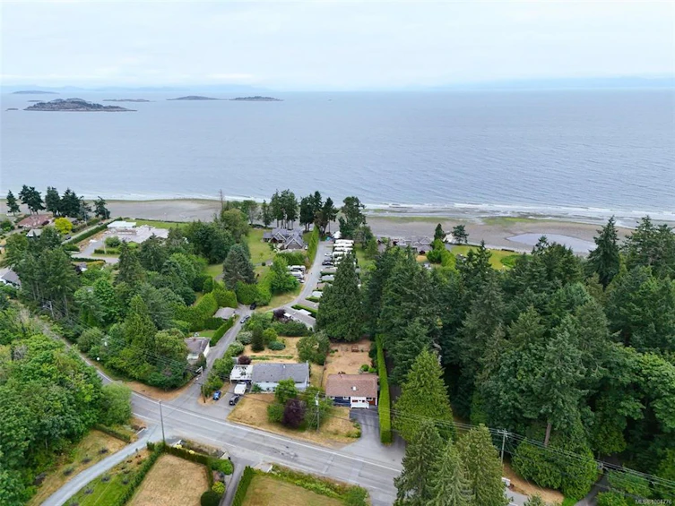 6982 Dickinson Road, Nanaimo, BC, V0R 2H0 - 2
