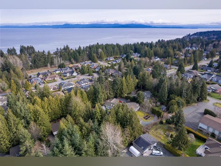 2-630 Maple Street, Qualicum Beach, BC, V9K 1J3 - 11