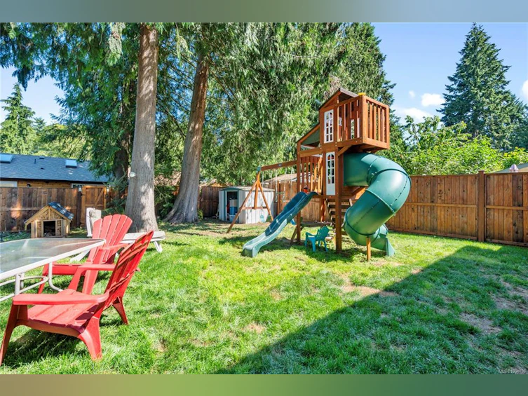 2-630 Maple Street, Qualicum Beach, BC, V9K 1J3 - 27