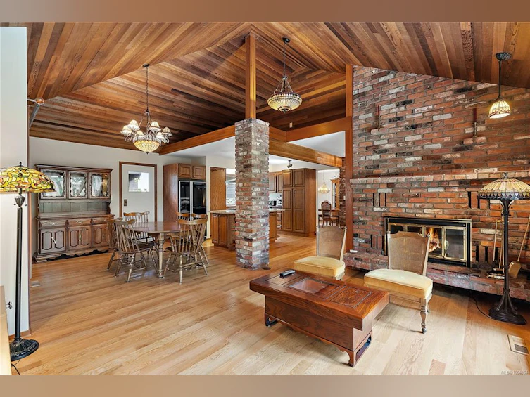 2268 Tryon Road, North Saanich, BC, V8L 5H7 - 2