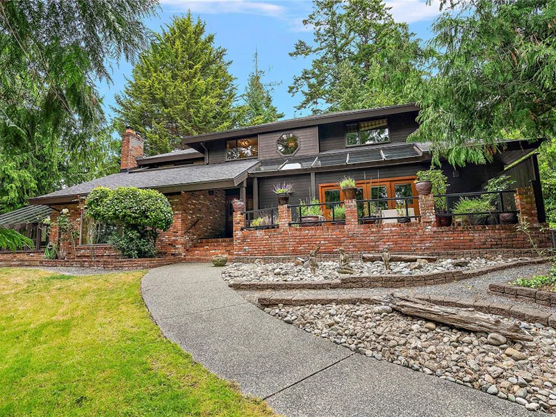 2268 Tryon Road, North Saanich BC V8L 5H7