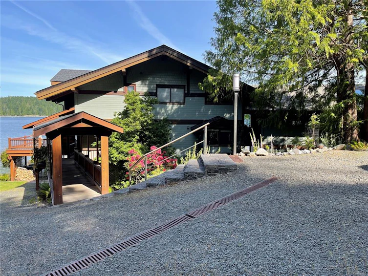 1027&1033 West Road, Quadra Island, BC, V0P 1N0 - 2