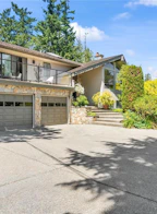 895 Dickinson Way