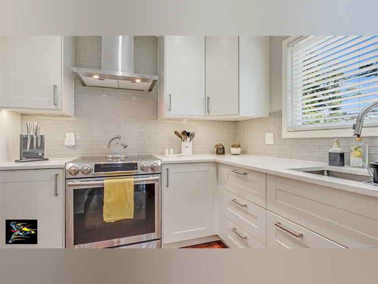 4405 Strom Ness Place, Saanich, BC, V8Z 6S7 - 9