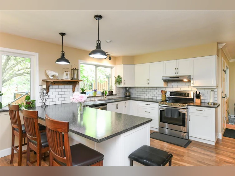 8732 Paulsen Road, Black Creek, BC, V9J 1J8 - 8
