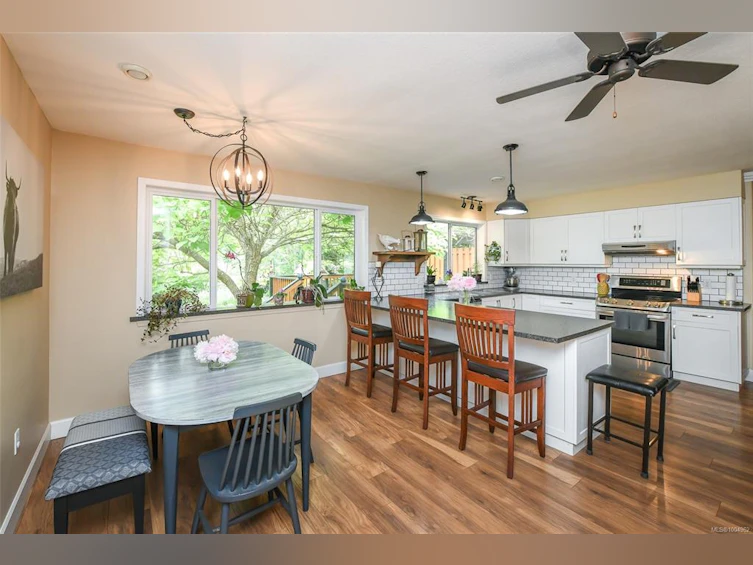 8732 Paulsen Road, Black Creek, BC, V9J 1J8 - 9