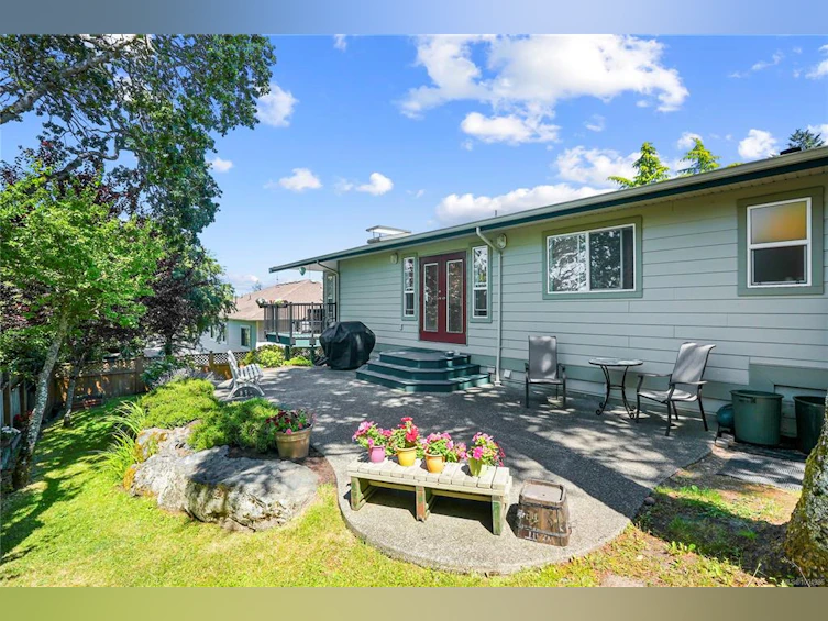 4-915 Glen Vale Road, Esquimalt, BC, V9A 6N1 - 2