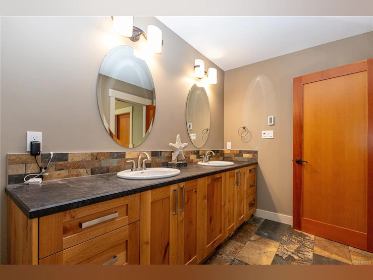 3815 Woodland Drive, Campbell River, BC, V9H 1B1 - 39
