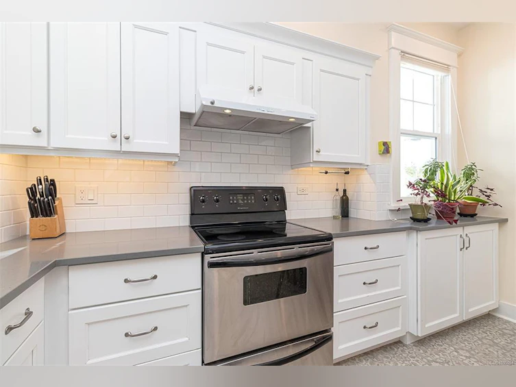 1441 Edgeware Road, Victoria, BC, V8T 2J4 - 18