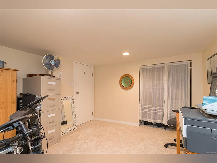 1441 Edgeware Road, Victoria, BC, V8T 2J4 - 40