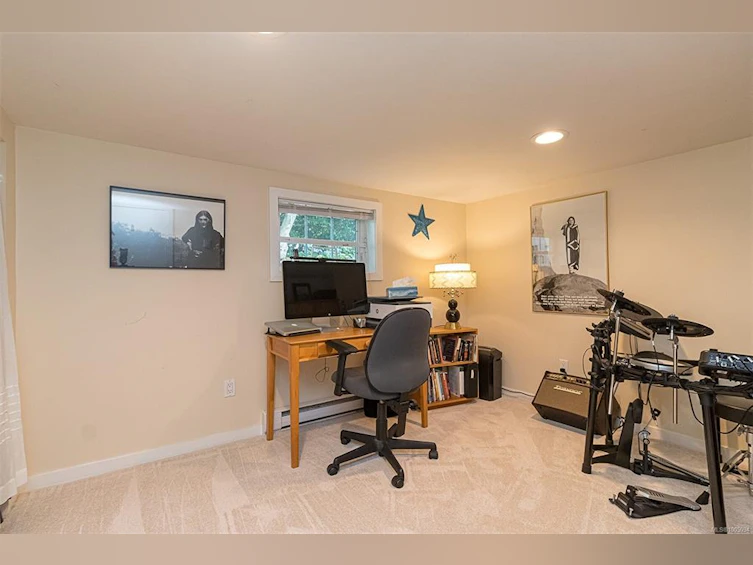 1441 Edgeware Road, Victoria, BC, V8T 2J4 - 39