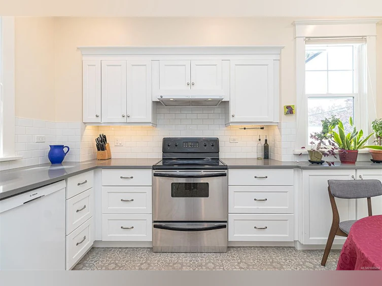 1441 Edgeware Road, Victoria, BC, V8T 2J4 - 17