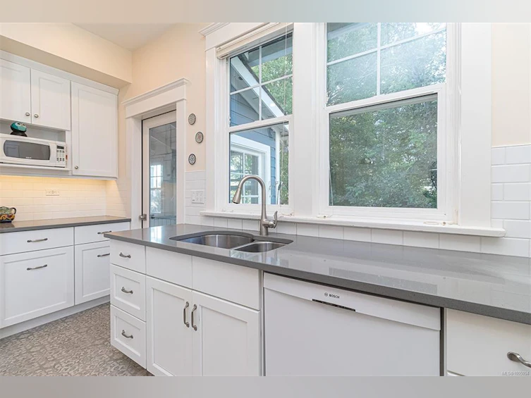 1441 Edgeware Road, Victoria, BC, V8T 2J4 - 19