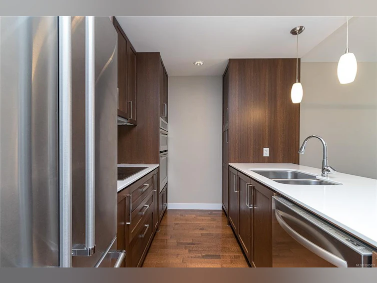 215-999 Burdett Avenue, Victoria, BC, V8V 3G7 - 14