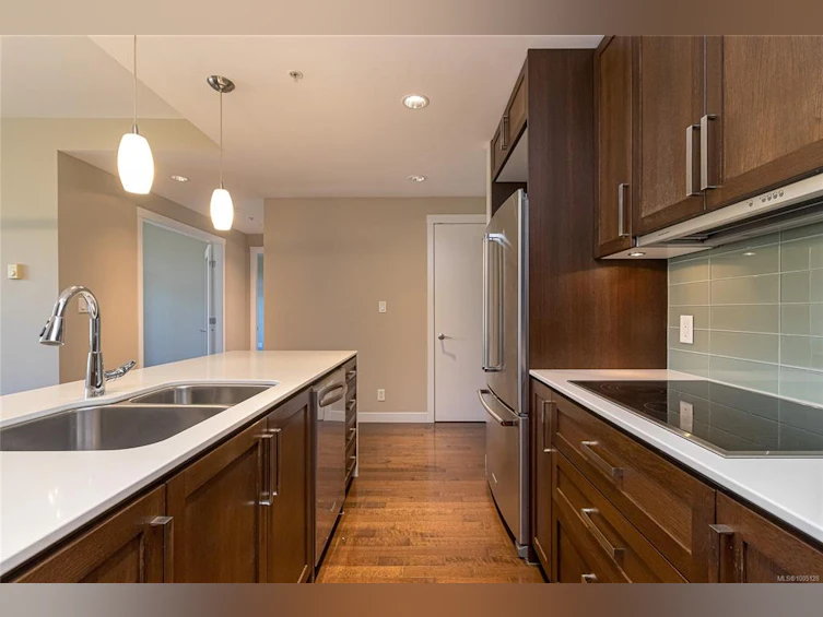 215-999 Burdett Avenue, Victoria, BC, V8V 3G7 - 16
