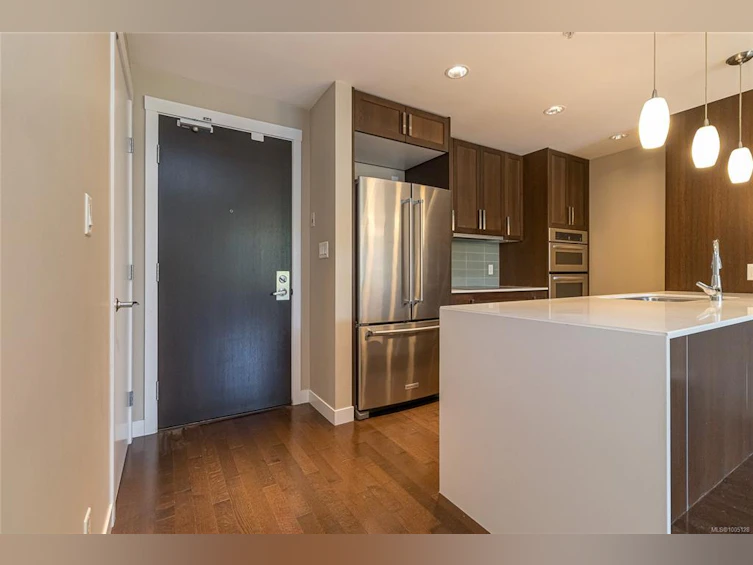 215-999 Burdett Avenue, Victoria, BC, V8V 3G7 - 4
