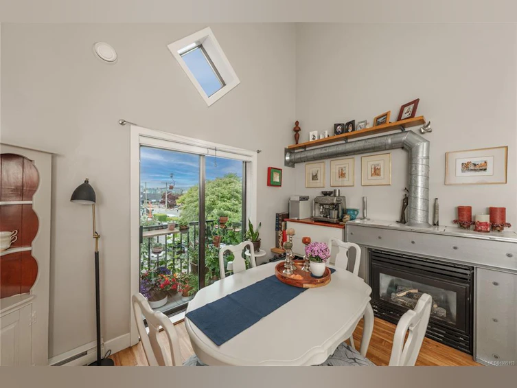 305-555 Chatham Street, Victoria, BC, V8T 1E1 - 9