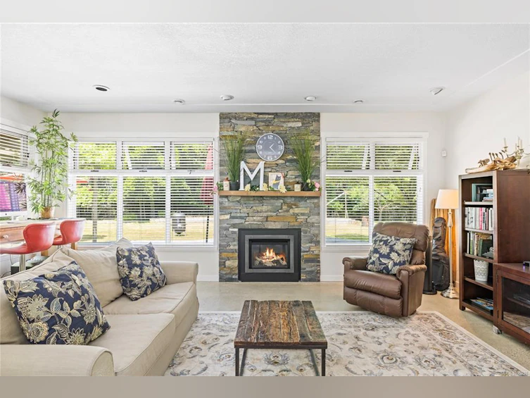 455 W First Avenue, Qualicum Beach, BC, V9K 1J8 - 4