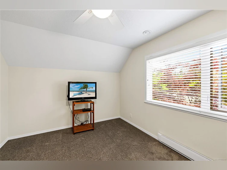 455 W First Avenue, Qualicum Beach, BC, V9K 1J8 - 39