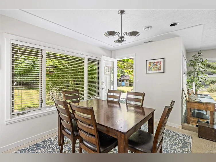 455 W First Avenue, Qualicum Beach, BC, V9K 1J8 - 7