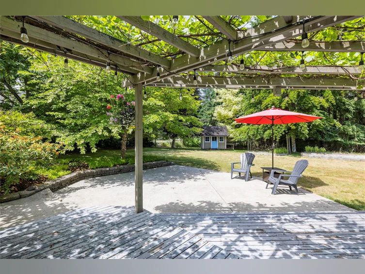 455 W First Avenue, Qualicum Beach, BC, V9K 1J8 - 41