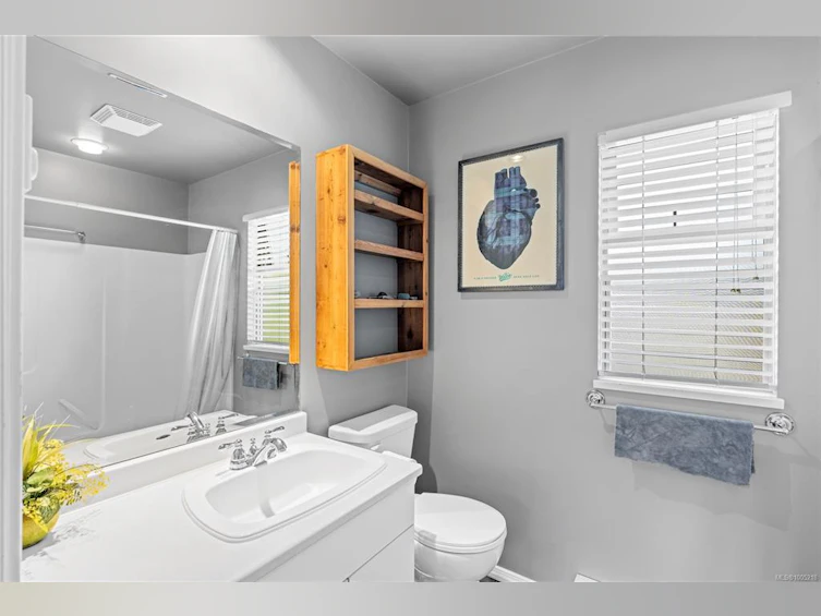 455 W First Avenue, Qualicum Beach, BC, V9K 1J8 - 32
