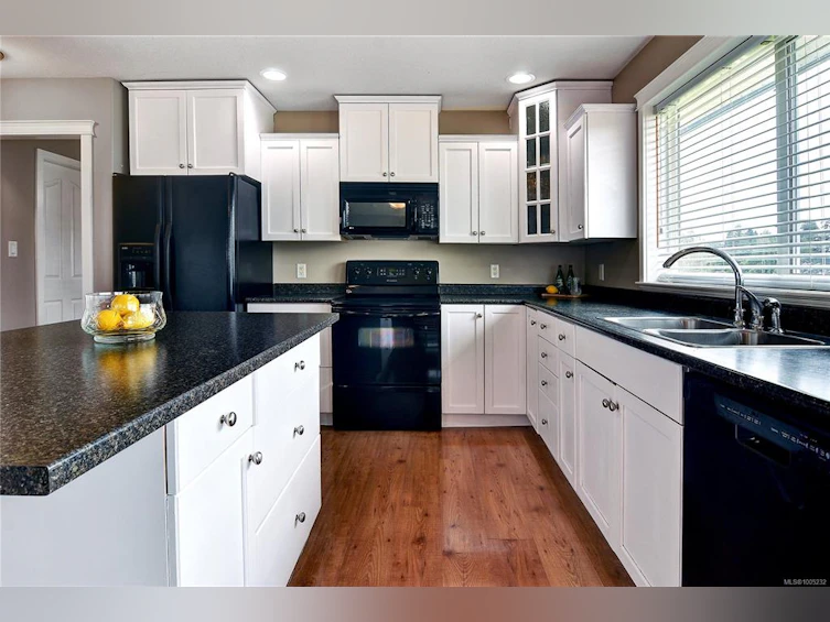 4837 Fairbrook Crescent, Nanaimo, BC, V9T 6M6 - 2