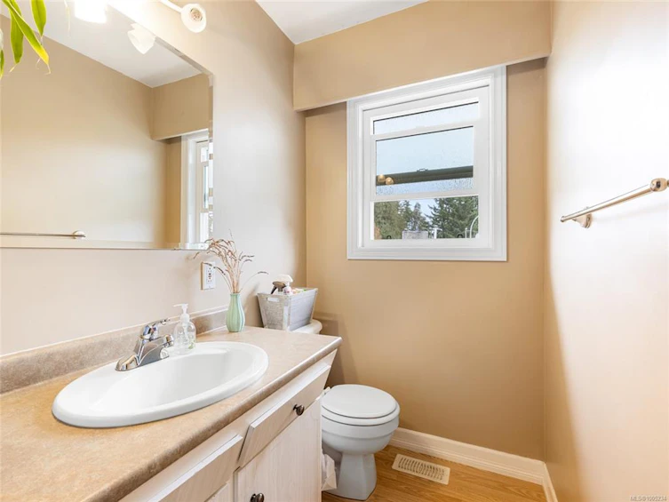 6080 Hammond Bay Road, Nanaimo, BC, V9T 5M4 - 18
