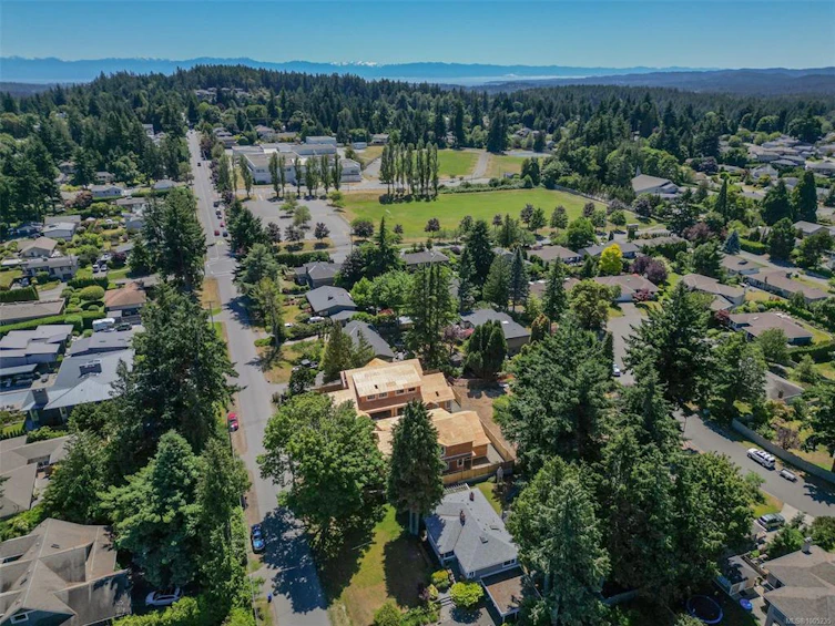 2-5032 Wesley Road, Saanich, BC, V8Y 1Z4 - 21