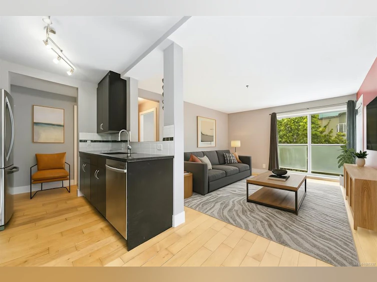 203-2515 Dowler Place, Victoria, BC, V8T 4H7 - 3