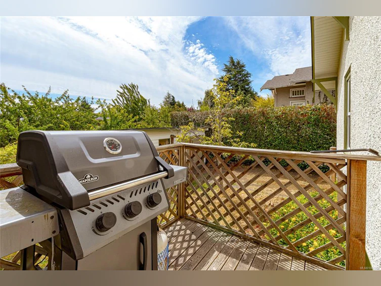129 Linden Avenue, Victoria, BC, V8V 4E2 - 24