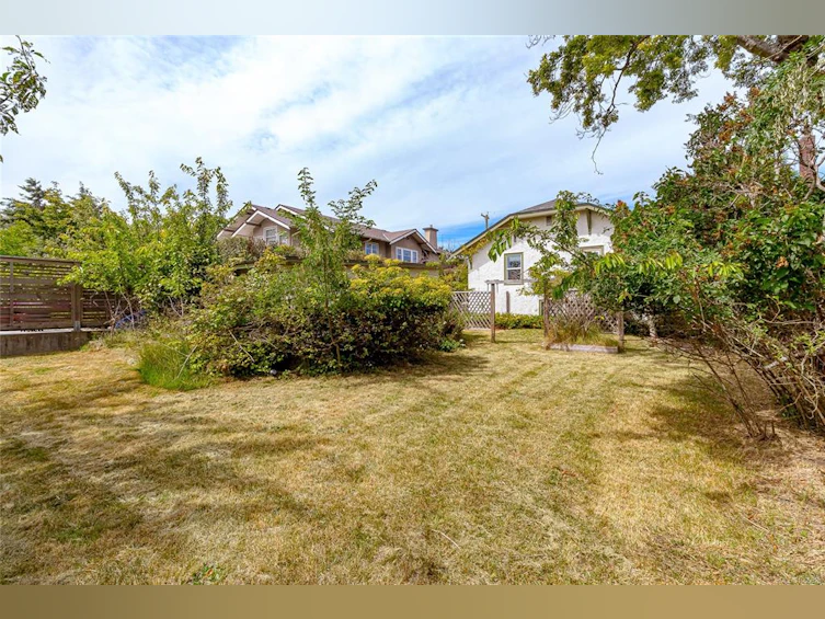 129 Linden Avenue, Victoria, BC, V8V 4E2 - 28