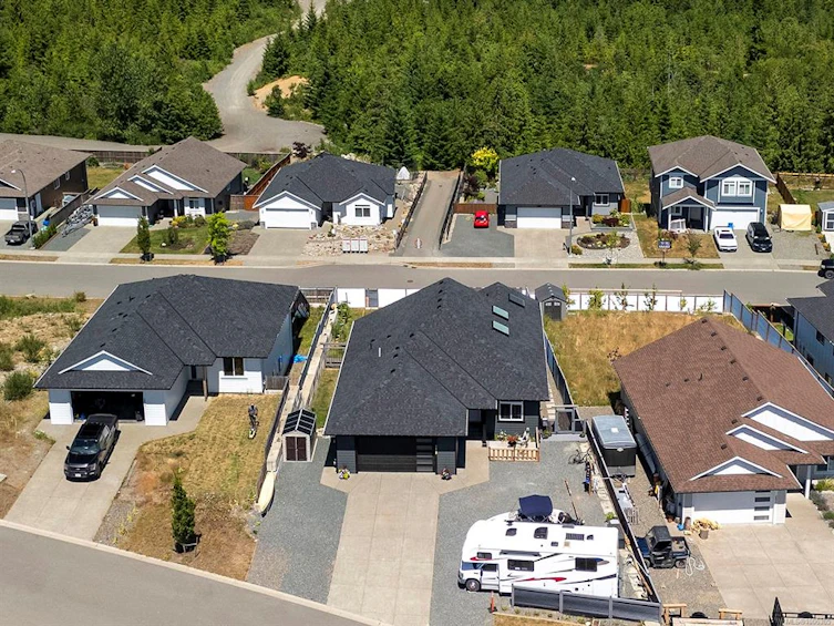 2415 Beaumont Crescent, Cumberland, BC, V0R 1S0 - 21