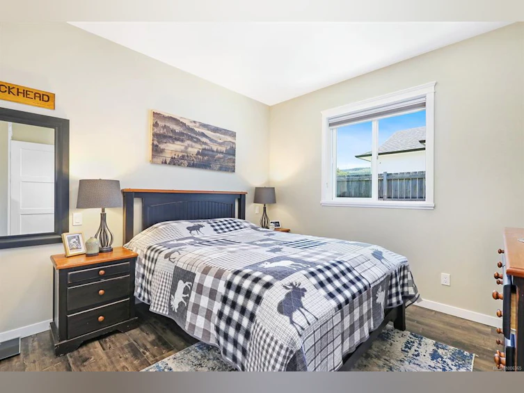 2415 Beaumont Crescent, Cumberland, BC, V0R 1S0 - 11