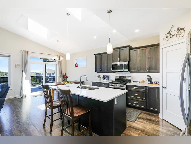 2415 Beaumont Crescent, Cumberland, BC, V0R 1S0 - 5