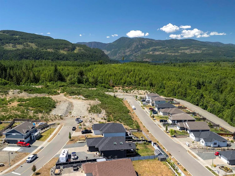2415 Beaumont Crescent, Cumberland, BC, V0R 1S0 - 49