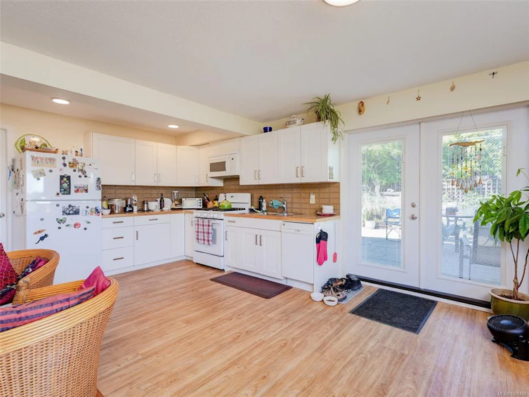 1472 Banff Place, Saanich, BC, V8P 2E8 - 15