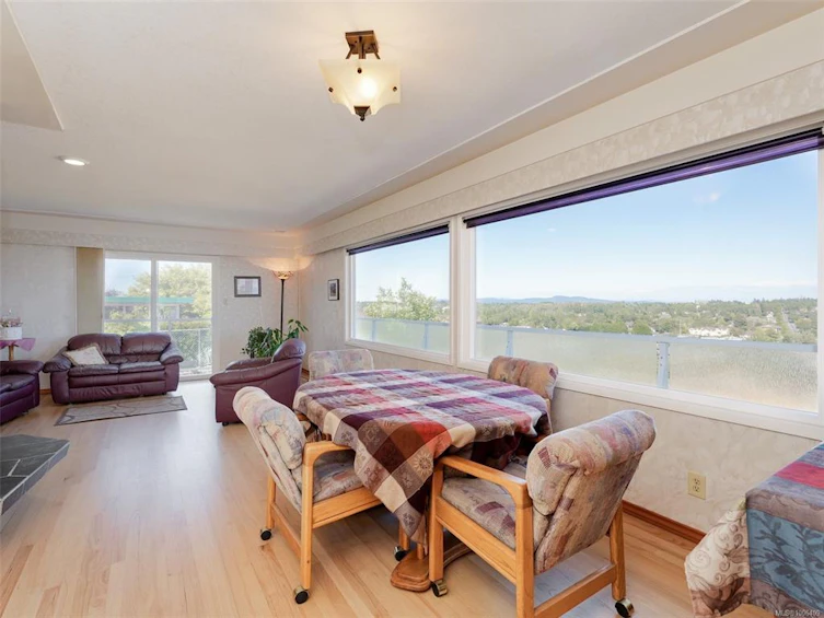 1472 Banff Place, Saanich, BC, V8P 2E8 - 6