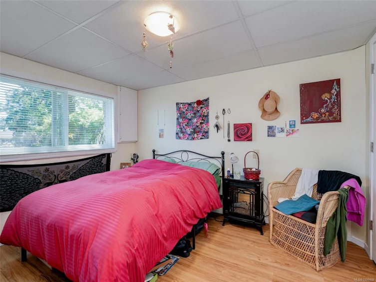 1472 Banff Place, Saanich, BC, V8P 2E8 - 18