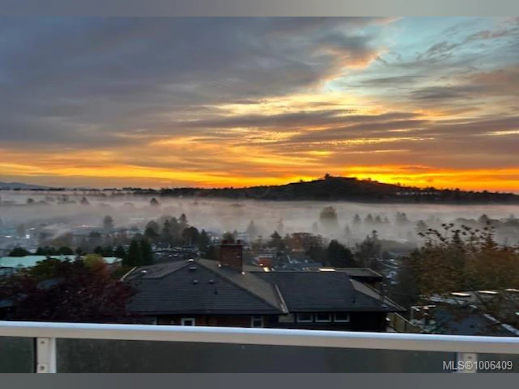 1472 Banff Place, Saanich, BC, V8P 2E8 - 28