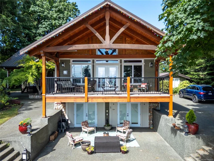 8947 Clarkson Avenue, Black Creek, BC, V9T 1B2 - 2